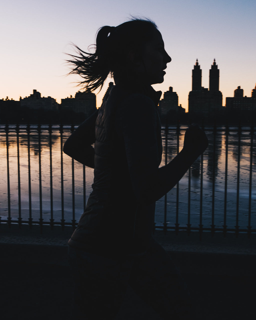 Five Tips for Safe Nighttime Running for Women
