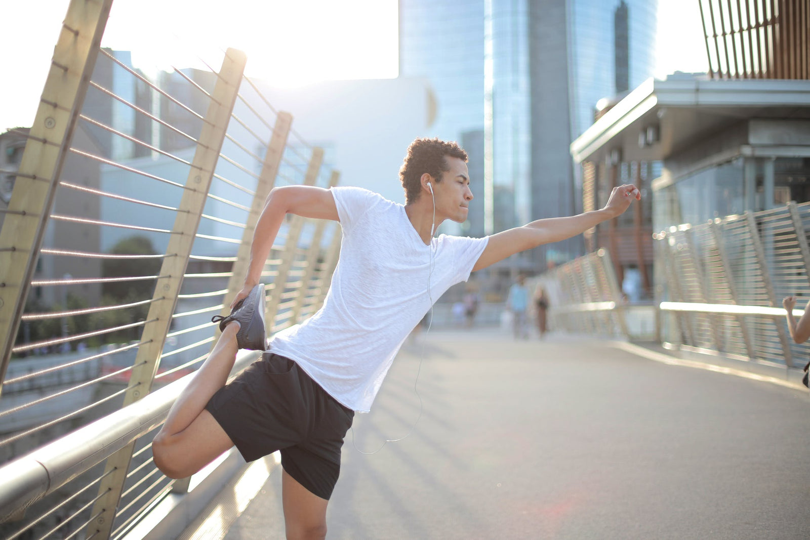 Pre-Run Stretches vs. Post-Run Stretches: The Difference Between Dynamic and Static Warmups & Cool Downs