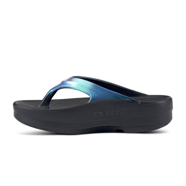 OOFOS OOmega OOlala Luxe Thong Sandal
