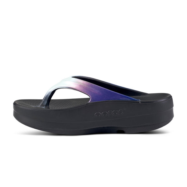 OOFOS OOmega OOlala Luxe Thong Sandal