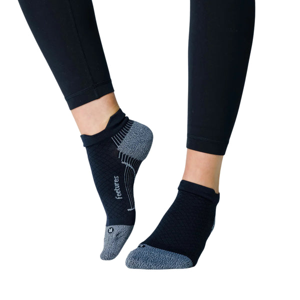 Feetures Plantar Fasciitis Relief Light Cushion No Show Tab Socks